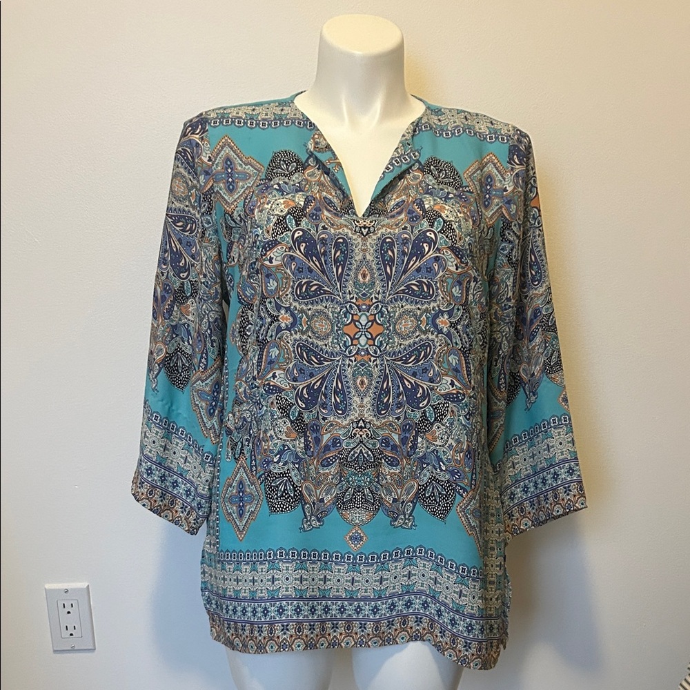 Violet & Claire Light Blue Paisley Blouse Size XL